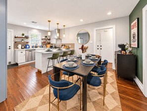 Room - Honky Tonk Heights Home I 2 Kings I EV I Fire Pit (Houston)