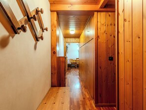 Flooring, Holz, Fussboden, Decke, Holzboden, Holzbeize, Interior Design, Hartholz, Zimmer, Planke