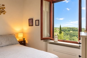 Autumn, Bedroom, Spring, Summer - Nice apartment for 2 people with A/C, WIFI, TV and panoramic view, close to San Gimignano (Castelfalfi)