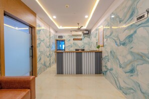 Lobby - Balaji Rooms & Banquet (Bardoli)