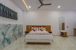 Room - Balaji Rooms & Banquet (Bardoli)