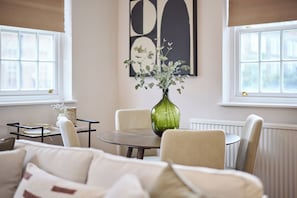 Dining - A Little Navy Number Islington (London)