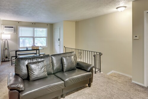 Youngstown Home Near Fellows Gardens & Lake Milton