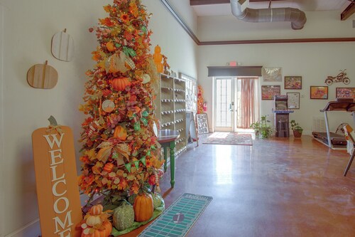 Denton Couples' Studio on 100-acre Ranch