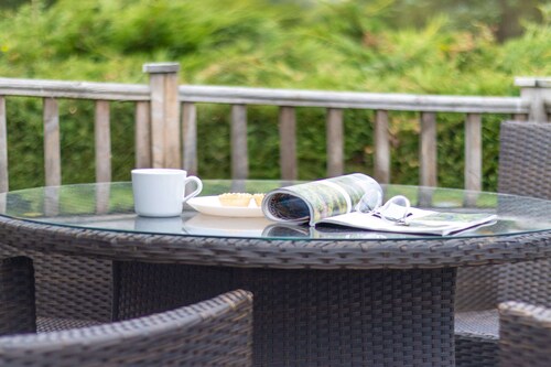 Riverside Glamping Pod With Free Wifi Parking