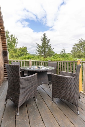 Room - Riverside Glamping Pod With Free Wifi Parking (Llangammarch Wells)