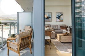 Interior - The Silhouette Nest | 2BR+2BA | Pool&Sauna (Kelowna)