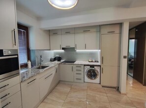 Private kitchen - Elegant Loft in Kazimierz with Balcony (Kraków)