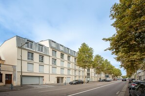 Exterior - Le Jardin Secret de Mantes - à 450 m de la gare (Mantes-la-Jolie)