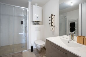 Bathroom - Le Jardin Secret de Mantes - à 450 m de la gare (Mantes-la-Jolie)