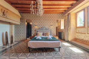 Room - The Château du Mas, near Lyon (Bessenay)