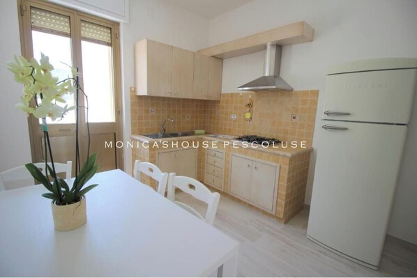 Private kitchen - Vrbo Property (Marina di Pescoluse)