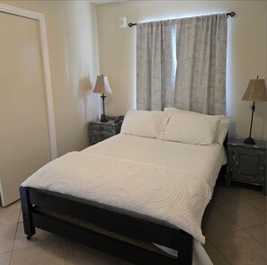 Room - Salty Retreat (Gulf Shores)