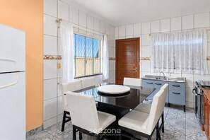 Dining - House in Condo. w/ Priv. BBQ Csh0546 (Porto Belo)