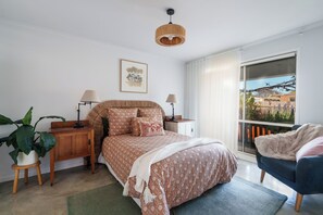 Room - Seaside Retreat | Fireplace | Fire Pit & Alfresco (Ocean Grove)