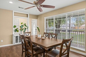 Dining - 2BR with Movie Room I Pool I Easy Access to NRG (Houston)
