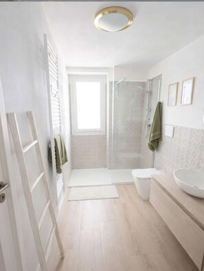 Unclassified image, 4 of 10, button - Vrbo Property (Piemonte)