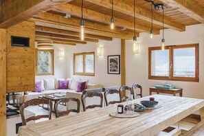 Dining - Vrbo Property (Les Houches)