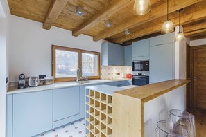 Unclassified image, 5 of 6, button - Vrbo Property (Les Houches)