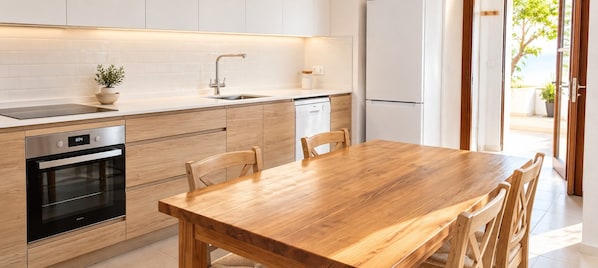 Private kitchen - Holiday home 'Villa Mar' with private terrace, Wi-Fi and air conditioning (Alcúdia)