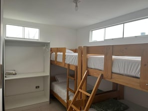 Room - Beautiful 3-bedroom house in delightful Imperial perfect for your stay (Imperial)