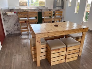 Dining - Beautiful 3-bedroom house in delightful Imperial perfect for your stay (Imperial)