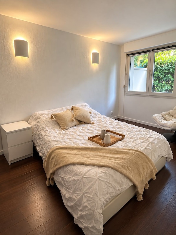 Room - Vrbo Property (Bussy-Saint-Georges)