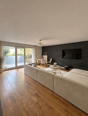 Living area - Vrbo Property (Bussy-Saint-Georges)