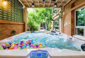 Indoor spa tub - The Palm House, Hua Hin (Nong Kae)