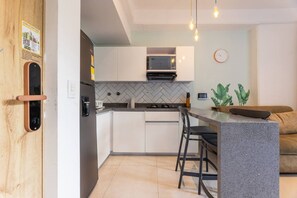 Private kitchen - Utopía 3.East-Charming Loft•Wi-Fi•AC•SelfCheck In (Medellín)