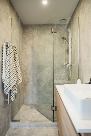 Bathroom - Luxury Merivale Townhouse - Walk Everywhere (Christchurch)