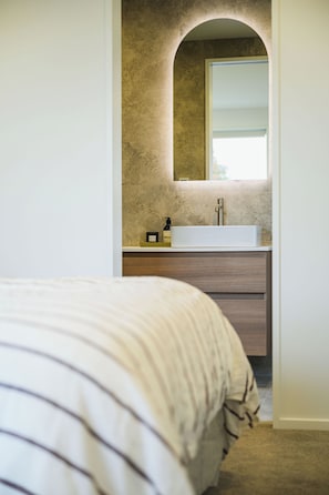 Room - Luxury Merivale Townhouse - Walk Everywhere (Christchurch)