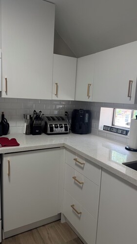 Newly Renovated 1-Bedroom Apartment – Georgetown