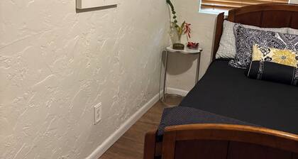 Enjoyable 2 BdRm Duplex in Downtown Ocala area near Silver Springs State Park