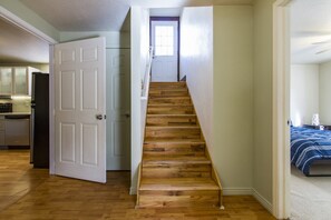 Private Entrance - Contemporary and Blinged-Out Private Guest Suite (Greeley)