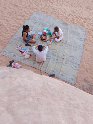 Outdoor dining - Wadi Rum Sand Story Camp & Tours (Wadi Rum Village)