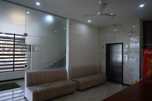 Lobby - Reunion D Square Hotels & Resorts (Koteshwara kundapura)