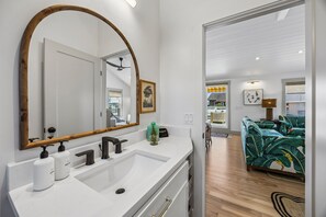 Interior - Sunday Best - Steps from the beach (Fernandina Beach)