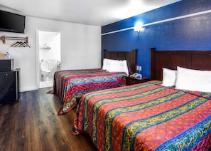 Room - Sunset Motel (Pomona)