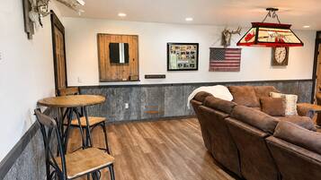 Dartboard and bar seating gives your group even more room to spread out, relax, enjoy drinks, watch TV, and spend quality time together during your stay.