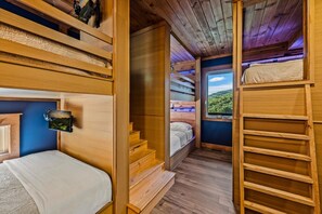 Pigeon-Forge-Cabin-Navy-Embers-Bedroom4 (3) - New! Loaded Luxury*Swim Spa*Theater*Games*Views! (Sevierville)