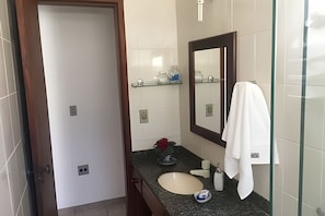 Bathroom - Casa de Praia vai a pé para a praia (Cabo Frio)