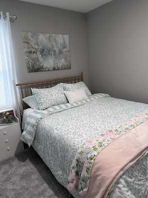 Room - 
 At Sweet Slumber Cottage, sweet dreams are our goal. (Upland)