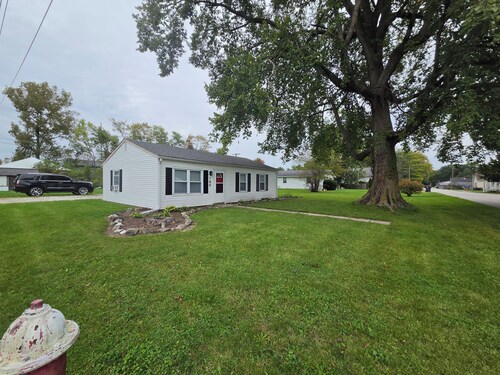 
 At Sweet Slumber Cottage, sweet dreams are our goal.