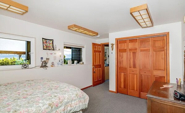 Room - Spacious 2-bedroom apartment in charming Homer Alaska (Homer)