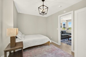 Unclassified image, 2 of 25, button - Modern Hideaway, around the corner from Oakland Lake Merritt (Oakland)