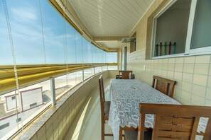 Dining - Apt with Balcony & BBQ Grill, 330 ft from the Beach (Praia Grande)