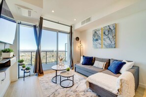 Living area - Stylish Open Concept Suite in Central KW (Kitchener)