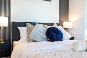 Room - Stylish Open Concept Suite in Central KW (Kitchener)
