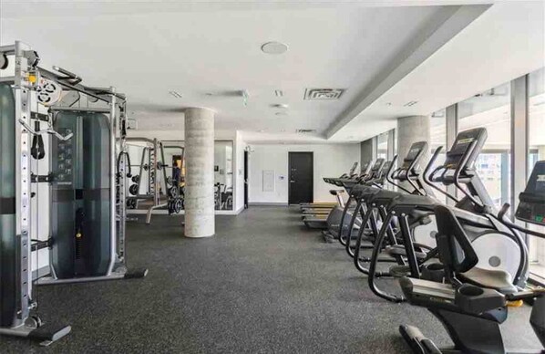 Fitness facility - Modern and Cozy in Central KW w/ Gym (Kitchener)